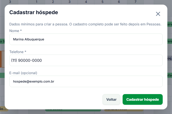 Etapa Cadastrar hóspede, com os campos Nome, Telefone e E-mail e os botões Voltar e Cadastrar hóspede